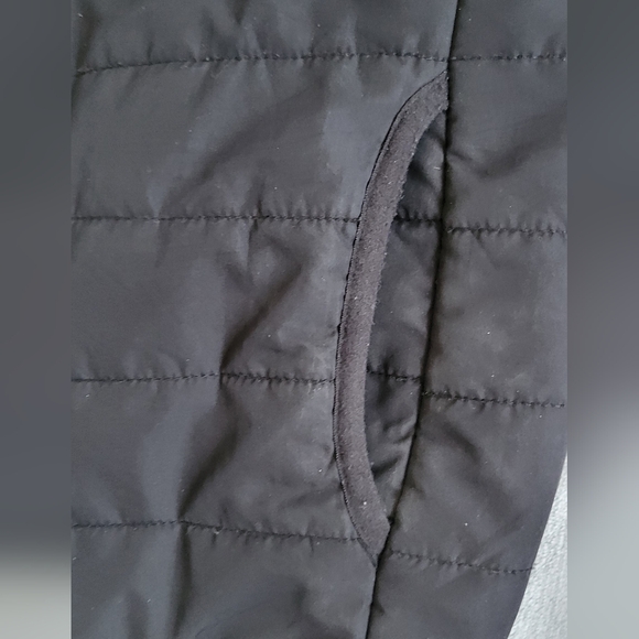 Chaps Men's puffer vest - Picture 10 of 11